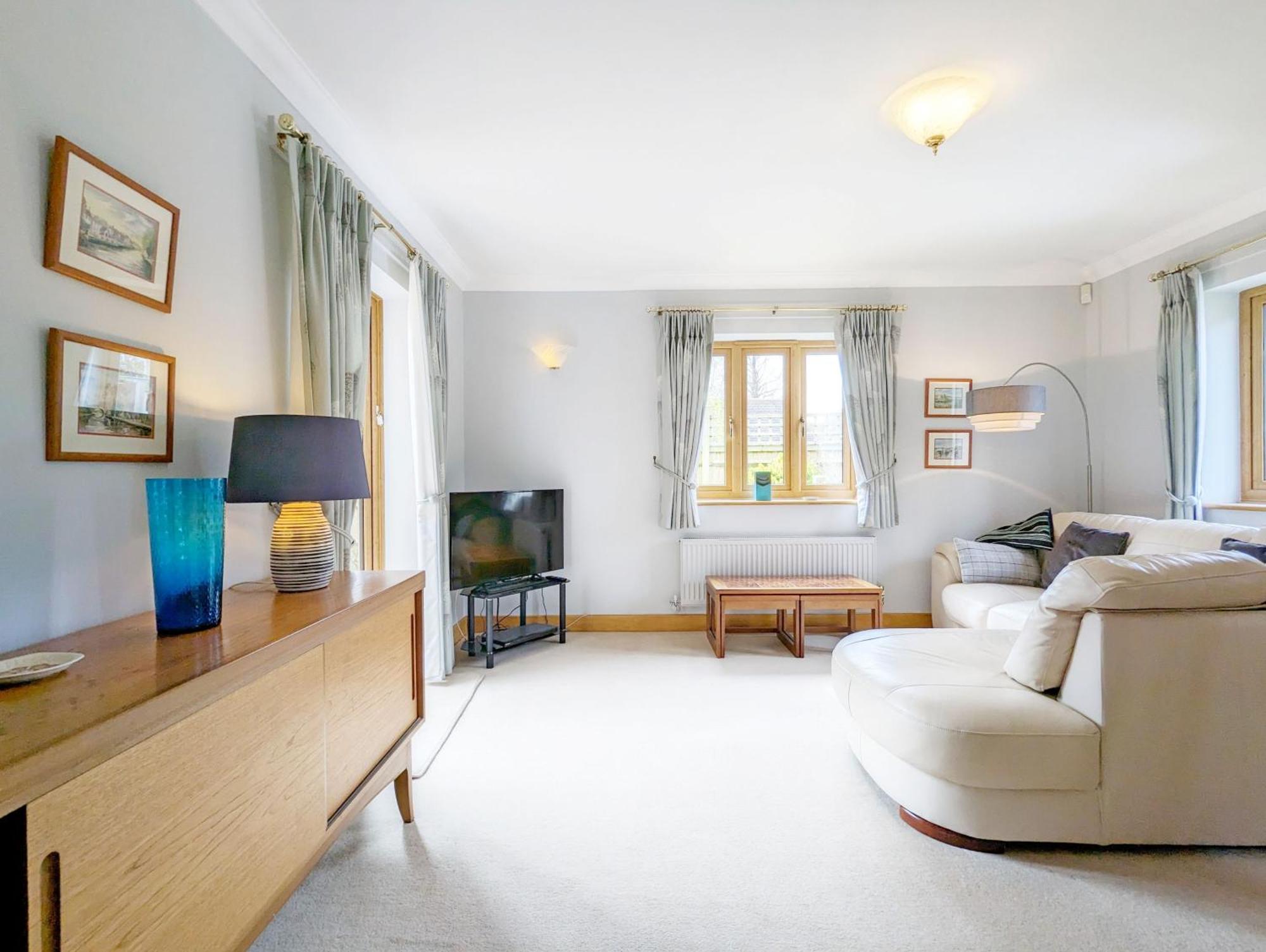 Wisteria Way, Tangmere Bagian luar foto